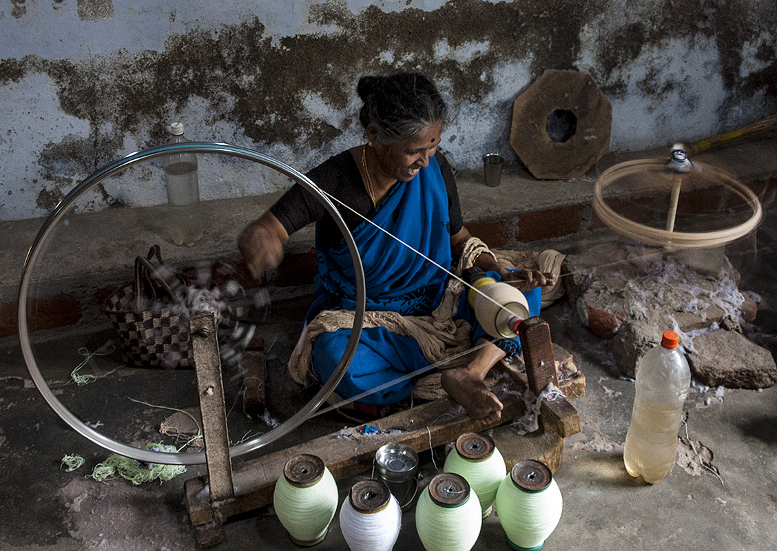 Spinning Cotton Thread using Recycled Bicycle Tires 1